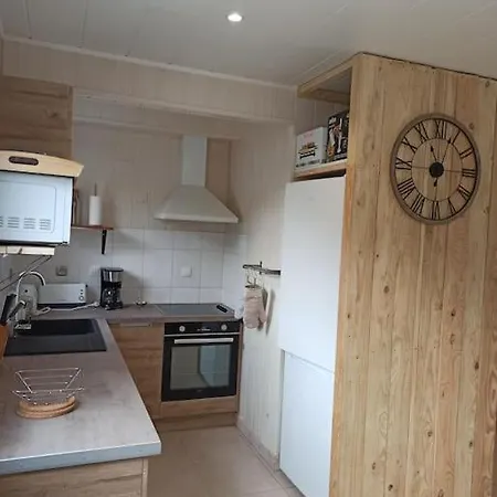 Le - - Jusqu'a 10 Pers * 拉兰