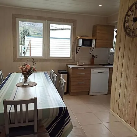 Le - - Jusqu'a 10 Pers * 拉兰